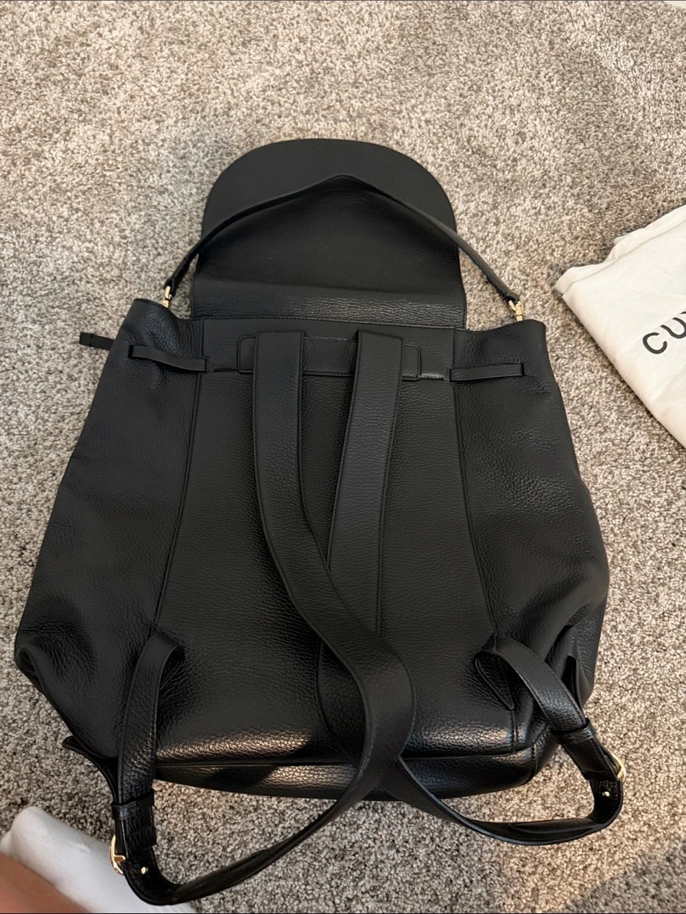 LIKE NEW CUYANA LARGE LEATHER BACKPACK 2.0